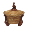 Kempu anyam kaki kayu motif