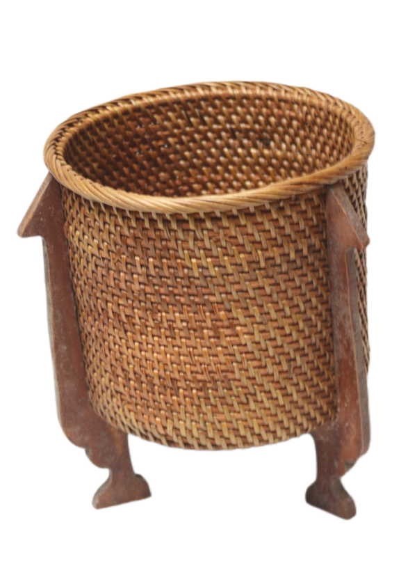 Lodok anyam kayu kaki