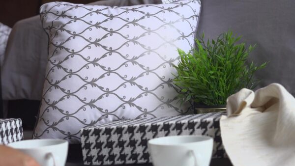 LEYNA CUSHION - Image 3